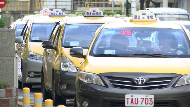 柯P推U Car　遭疑搶小黃生意