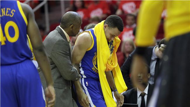 Stephen Curry膝傷退場(圖／美聯社／達志影像)