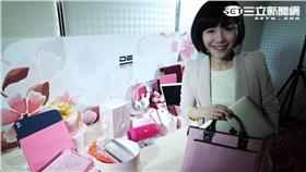 ▲母親節粉紅商機　女性最愛MacBook（圖／李鴻典攝）