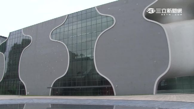 直擊／44億台中歌劇院室內漏水慘況
