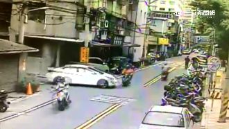 動手都不對！騎士遭撞被揍討拍反被批