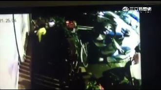 惡劣！為移車怒摔他人單車　惡鄰遭告