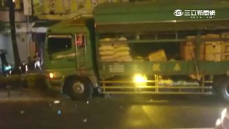貨車失控撞路燈　駕駛稱只喝提神飲料