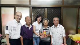 小潘潘、阿美姐、拾金不昧（圖／翻攝自小潘潘臉書）