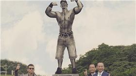 台灣英雄碑John Cena（圖／翻攝自廖阿尼臉書）