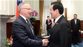 總統馬英九接見「美國貿易代表署」（USTR）副貿易代表何禮曼（Robert Holleyman）訪華團（圖／總統府提供）