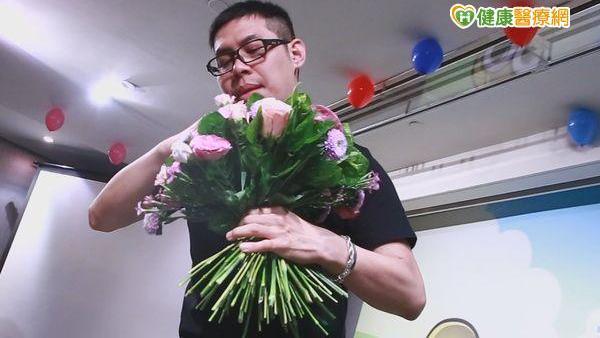 樂觀面對人生　妥瑞氏症者成世界大師