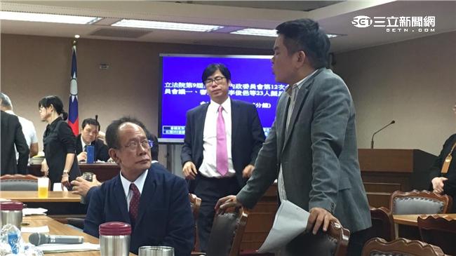 為讓他訪中藍委暴怒　陳其邁火大散會