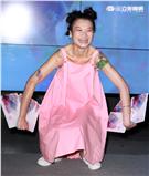 蘇運瑩「鬼馬精靈」唱響華語樂壇，踩「穩贏滑板」挺進金曲獎。（記者邱榮吉/攝影）