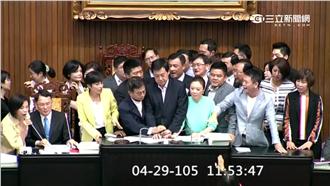 立法院72：0表決　要求停審中嘉案