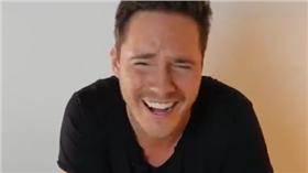 國外網友表演21笑(圖翻攝自美拍)