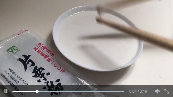 太白粉用處多　加水後可拿來練鼓
