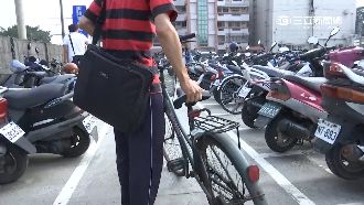 扯公僕拖吊學生單車　害走2公里上學