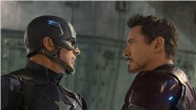 美國隊長3,鋼鐵人　圖／翻攝自臉書