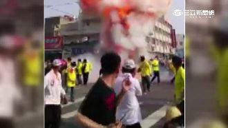 媽祖誕辰放炮　濃煙大火如爆炸嚇壞人