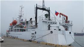 LG
漁訓貳號護漁
海岸巡防署及農委會共同派遣巡護船「巡護九號」、「
漁訓貳號」，1日將從高雄港駛往「沖之鳥礁」附近公
海，要展現政府捍衛護漁決心。
中央社記者王淑芬攝 105年5月1日