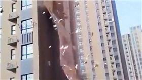 高樓,磚塊,剝落,偷工減料,豆腐渣工程/每日郵報