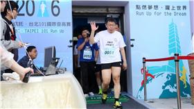 柯文哲上演「歐吉桑復仇記」！再次挑戰101登高賽