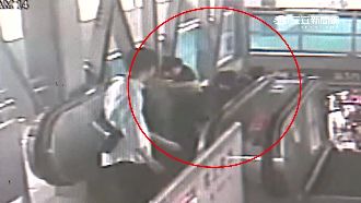 火車站手扶梯破洞　倒退嚕釀5人受傷