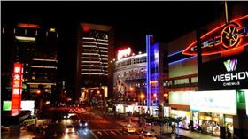 信義威秀／flickr
https://www.flickr.com/photos/enixii/4540548133/in/photolist-7VeuLD-nVPvm6-oniCuw-cVd66N-aL6CYv-ds3noJ-dF5gBU-dxAX1a-oxGifz-ogbpNK-79W2MG-oxq9yp-oxnYwp-8FaQ4R-dUzkbb-a4Jg3R-aL6DLi-aL6DkK-aL6Cvx-nDD5KV-zASrU-br6zbn-br6nxE-nVPvQx-br6X6a-nXU3YB-aL6Aqr-aL6BCe-aL6C46-aL6ARr-nVPv8k-8przxi-aJx5dk-br6ypt-nW2cpy-aL6BeV-aJx5wv-br6z3M-bE1uPx-bE1aqV-br6yNz-br6zKp-aJx6g4-bE1c52-br6VBt-bE1dPX-bE19FX-aJx6rp-br71kH-aJx5YP