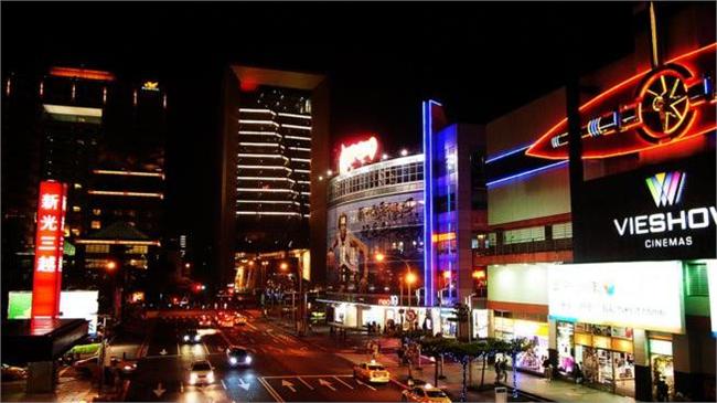 別往電影院跑了　威秀、國賓提前打烊