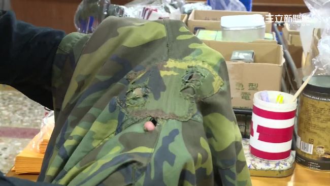 國軍迷彩服成乞丐裝？破爛全洞滿坑疤