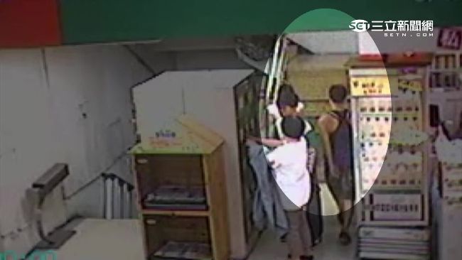 賣場舔女童案　高三輟學青年投案