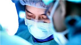 醫生（圖／攝影者Phalinn Ooi, flickr CC License）