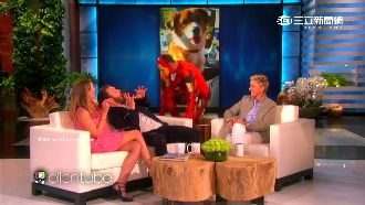 美國隊長調皮嚇人　緋紅女巫驚聲尖叫