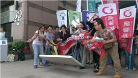 婦女團體抗議蔡英文(圖/婦女新知基金會官網)
