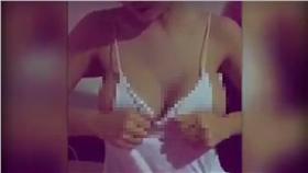 泰國,女模,隆乳,矽膠,手電筒（圖／翻攝自Wichooda Cheychom臉書） https://www.facebook.com/ohm.foam/videos/vb.100008904370693/1531144513859013/?type=2&theater