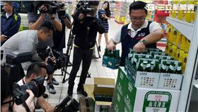 小英版紀念啤酒　大潤發搶先開賣、2小時完售