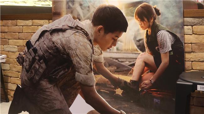 想讓宋仲基綁鞋？來這裡滿足你的願望