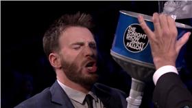 ▲美國隊長上《吉米A咖秀》。（圖／翻攝自The Tonight Show Starring Jimmy Fallon YouTube）
