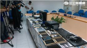 蕭男等人將電腦奮力砸爛（楊忠翰攝）