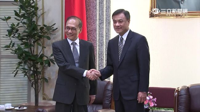 剛柔「雙全」護法　小英上任穩軍心