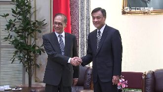 剛柔「雙全」護法　小英上任穩軍心