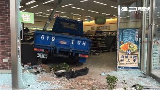 癲癇發作！駕駛開貨車直接衝入超商