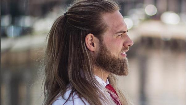 雷神索爾是你？大肌肌軍官不輸宋仲基