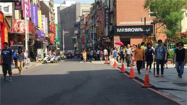 為解決紅線違停亂象　淡水警方祭新招