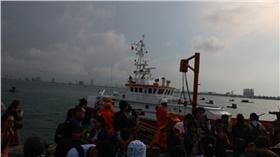 越南漁船沉／翻攝畫面