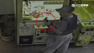 持強波器行竊　機台變成硬幣提款機