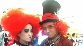 微風之夜超時尚　愛麗絲夢遊走出仙境！