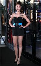 名模Akemi性感出席媚比琳彩妝活動。（記者邱榮吉/攝影）