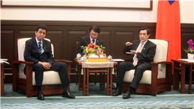 馬英九,岸信夫　圖／翻攝自馬英九臉書