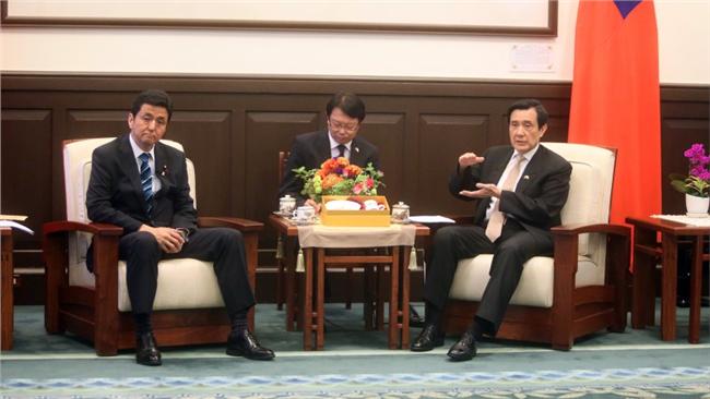 馬英九：沖之鳥比總統府的廳還小