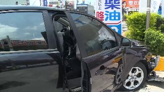 氣喘咳暈自撞　後方騎士煞車不及追撞