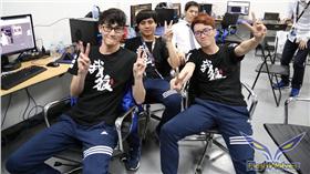 閃電狼（圖／翻攝自閃電狼粉絲專頁）
https://www.facebook.com/FlashWolves/photos/pb.477229429026224.-2207520000.1462623660./1001736646575497/?type=3&theater