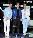 MTV「最強音」演唱會最強嘻哈之夜韓國新星DEAN會粉絲，廖允杰、夏和熙當主持人。（記者邱榮吉/攝影）