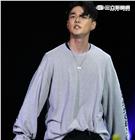 MTV「最強音」演唱會最強嘻哈之夜，韓國新星DEAN表演精彩歌曲。（記者邱榮吉/攝影）